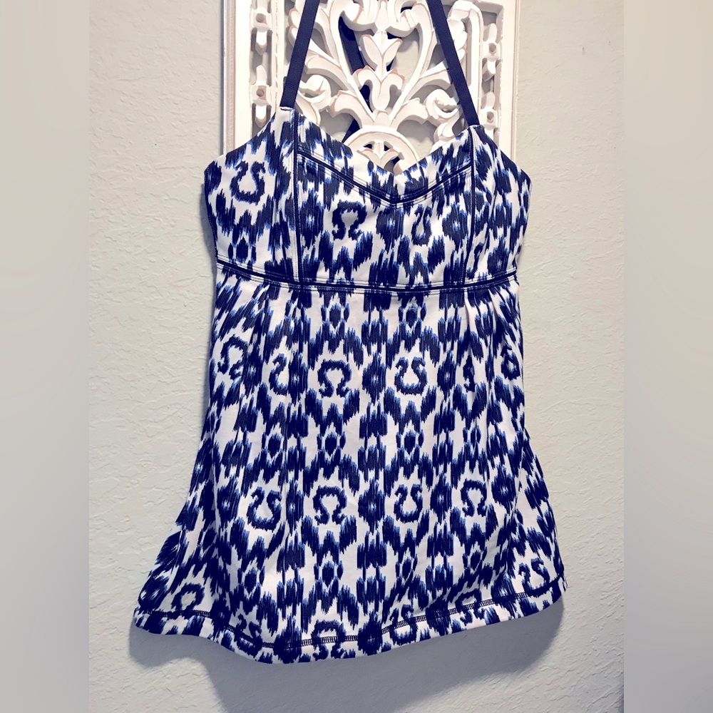 Lululemon size 6
